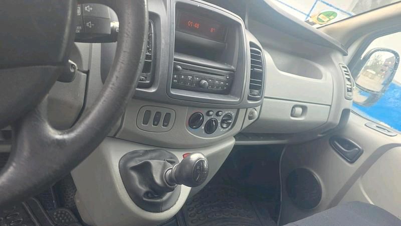 Gebraucht Renault Trafic 114 PS (83 kW) 2010 Weiß Van / Kleinbus