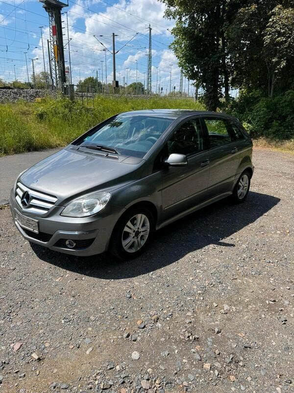 Grau Gebraucht 2008 Mercedes B150 Van / Kleinbus | 2.750 € (Fairer Preis) - Bild 1/4