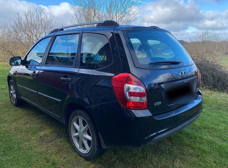 Gebraucht Lada Kalina 98 PS (72 kW) 2016 Schwarz Kombi