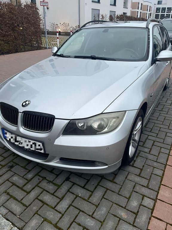 Gebraucht BMW 320 177 PS (130 kW) 2007 Silber Kombi