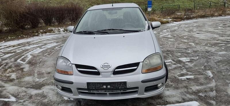 Silber Gebraucht 2003 Nissan Almera Tino Basis Van / Kleinbus | 1.200 € (Superpreis) - Bild 1/4