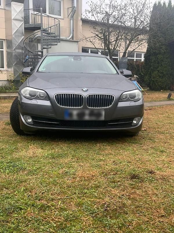 Gebraucht BMW 530 258 PS (189 kW) 2011 Grau Limousine