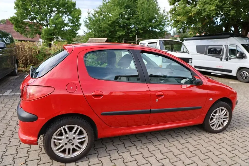 Gebraucht Peugeot 206 Tendance 109 PS (80 kW) 2003 Schwarz Limousine