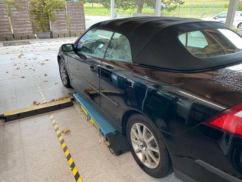 Schwarz Gebraucht 2005 Saab 9-3 Cabriolet Vector Cabrio | 6.850 € (Fairer Preis) - Bild 1/4