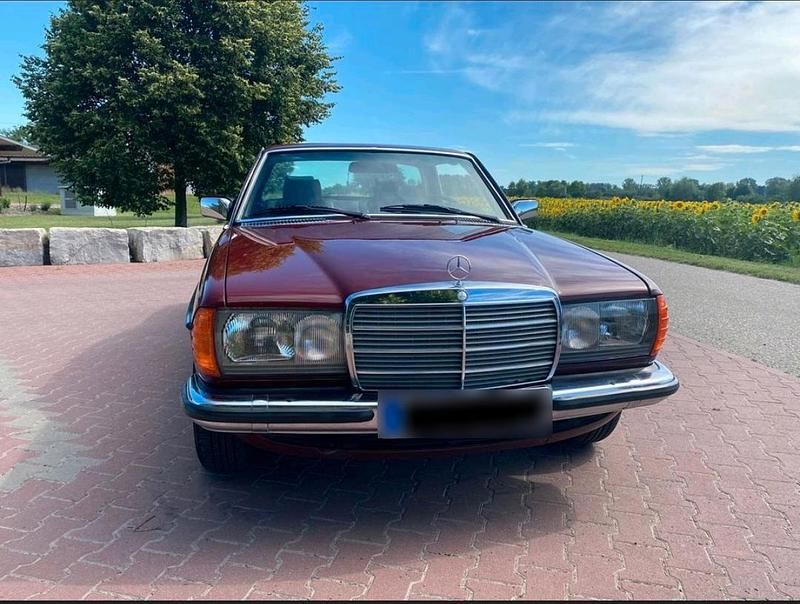 Gebraucht Mercedes 300 125 PS (91 kW) 1981 Rot Coupé