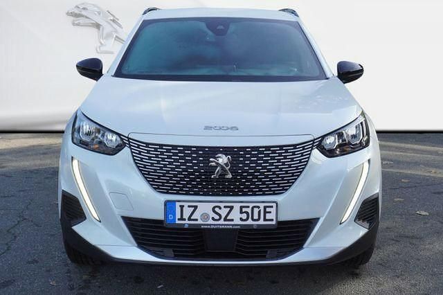 Gebraucht Peugeot e-2008 Allure 100 kW (136 PS) 2023 Weiß SUV