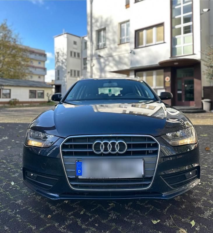 Blau Gebraucht 2014 Audi A4 Kombi | 8.500 € (Guter Preis) - Bild 1/4