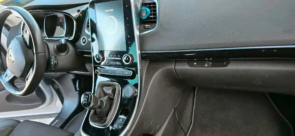 Gebraucht Renault Espace Life 130 PS (95 kW) 2015 Silber Van / Kleinbus