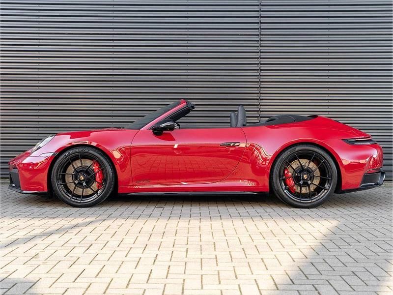 Neu Porsche 911 Carrera GTS 541 PS (397 kW) 2025 Rot Cabrio