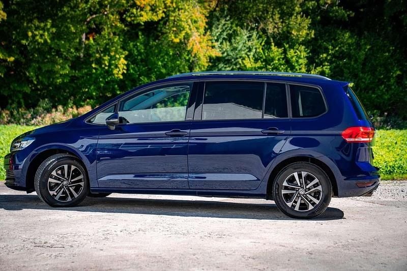 Atlantik blue metallic Gebraucht 2020 VW Touran Van / Kleinbus | 25.590 € (Guter Preis) - Bild 1/4