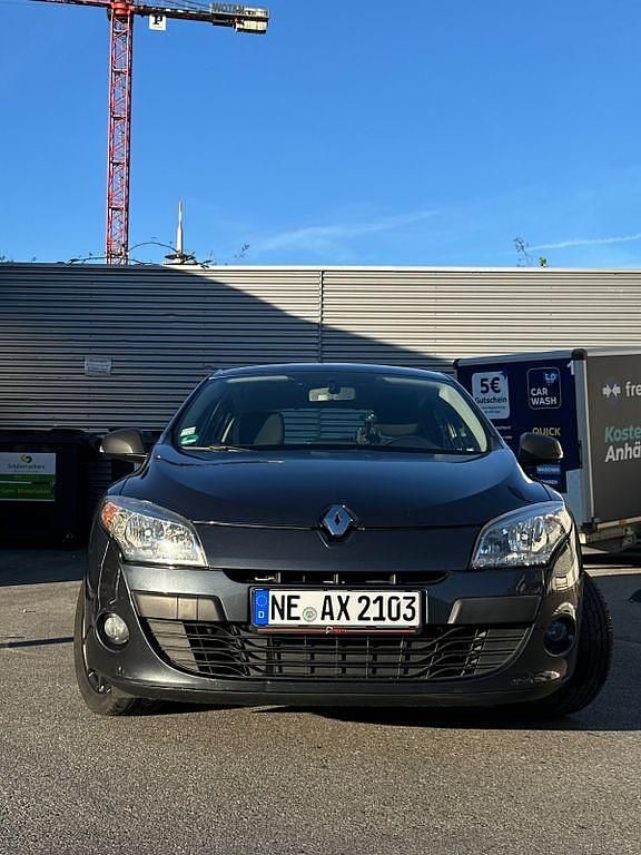Gebraucht Renault Mégane III 101 PS (74 kW) 2012 Schwarz Limousine