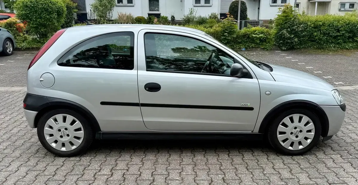Gebraucht Opel Corsa 75 PS (55 kW) 2003 Silber Kleinwagen