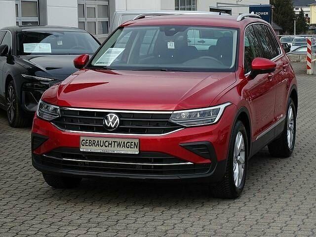 Gebraucht VW Tiguan Move 131 PS (96 kW) 2023 Kings red metallic SUV