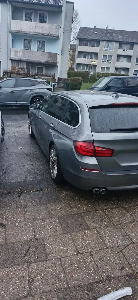 Gebraucht BMW 530 258 PS (189 kW) 2012 Grau Kombi
