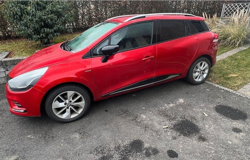 Rot Gebraucht 2017 Renault Clio GrandTour LIMITED Kombi | 10.250 € (Fairer Preis) - Bild 1/4