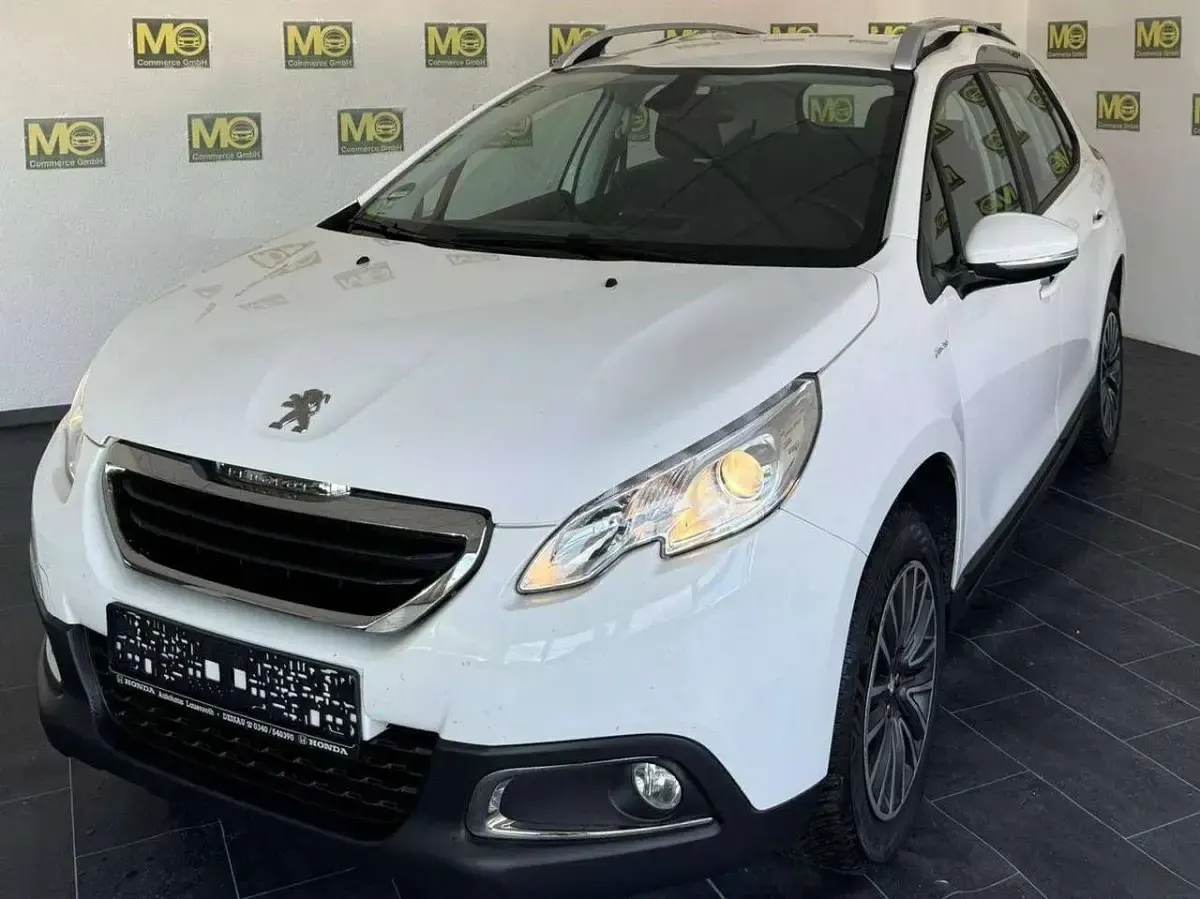 Gebraucht Peugeot 2008 Active 110 PS (80 kW) 2016 Lack weiss banquise typ aussen SUV