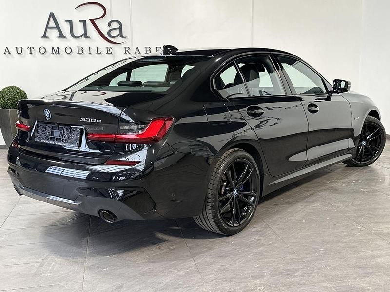 Gebraucht BMW 330e M Sport 252 PS (185 kW) 2022 Black sapphire Limousine