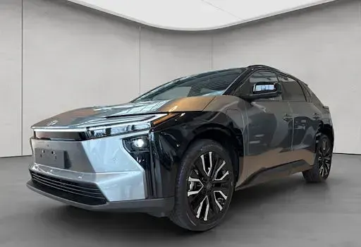 Gebraucht Toyota bZ4X Lounge 252 kW (343 PS) 2026 Silber SUV