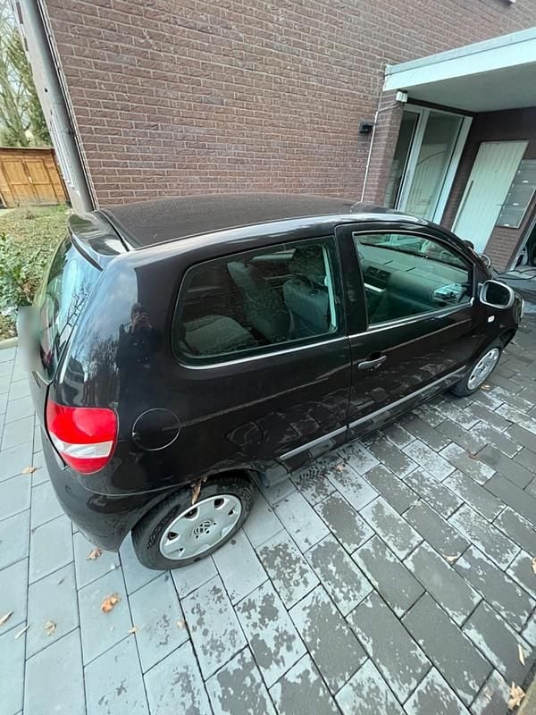 Gebraucht VW Fox 54 PS (39 kW) 2006 Schwarz Kleinwagen