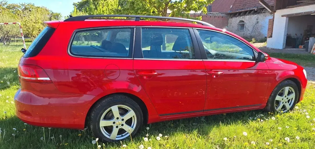 Usata VW Passat Comfortline 140 CV (102 kW) 2013 Rosso Station wagon