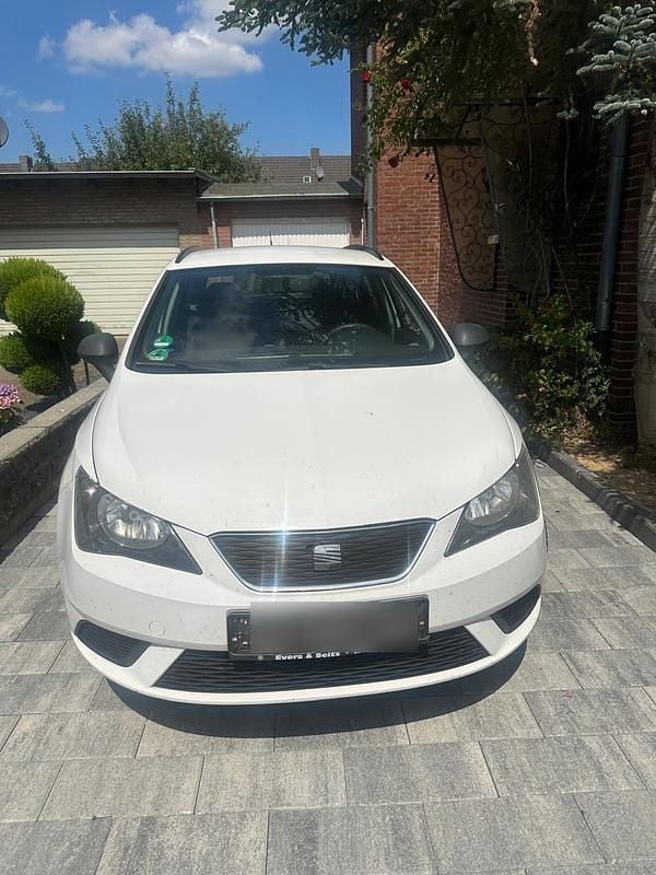 Weiß Gebraucht 2013 Seat Ibiza ST Kombi | 1.700 € (Guter Preis) - Bild 1/4