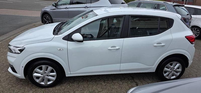 Gebraucht Dacia Sandero Expression 101 PS (74 kW) 2023 Weiß Limousine