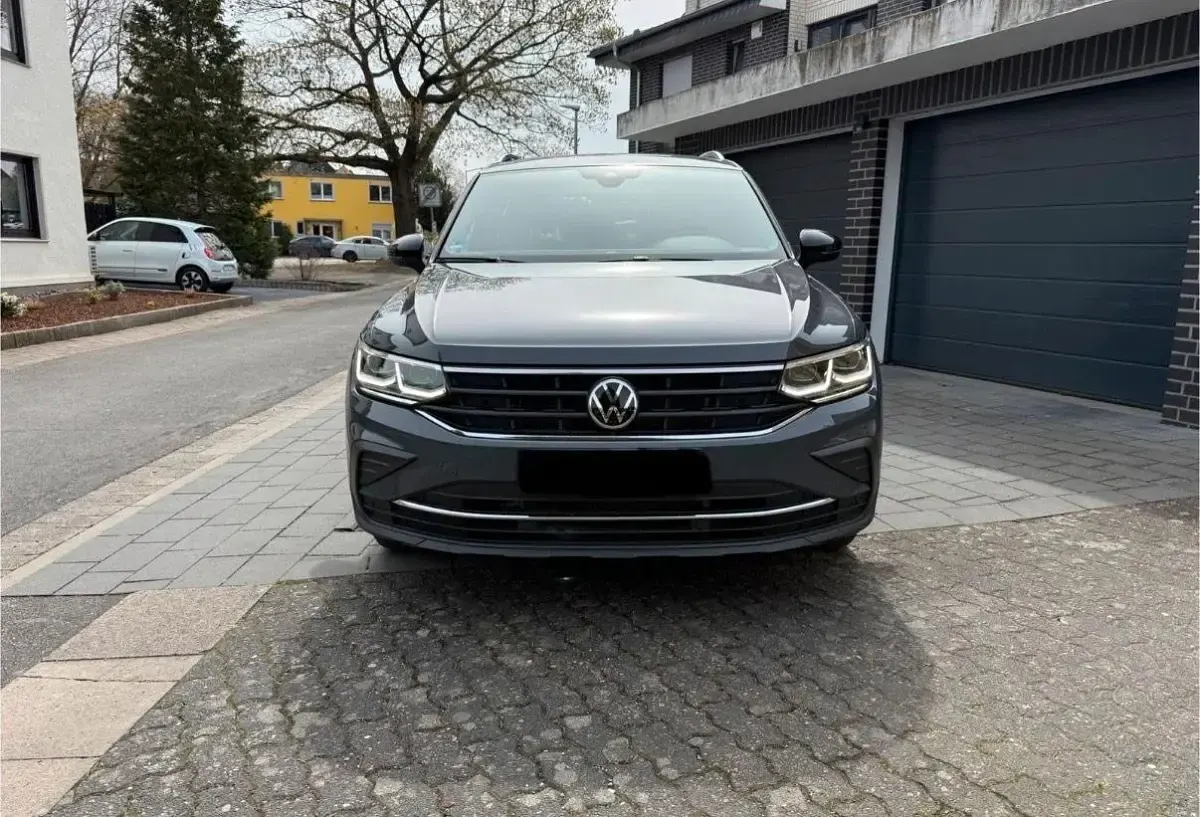 Gebraucht VW Tiguan United 150 PS (110 kW) 2021 Grau SUV