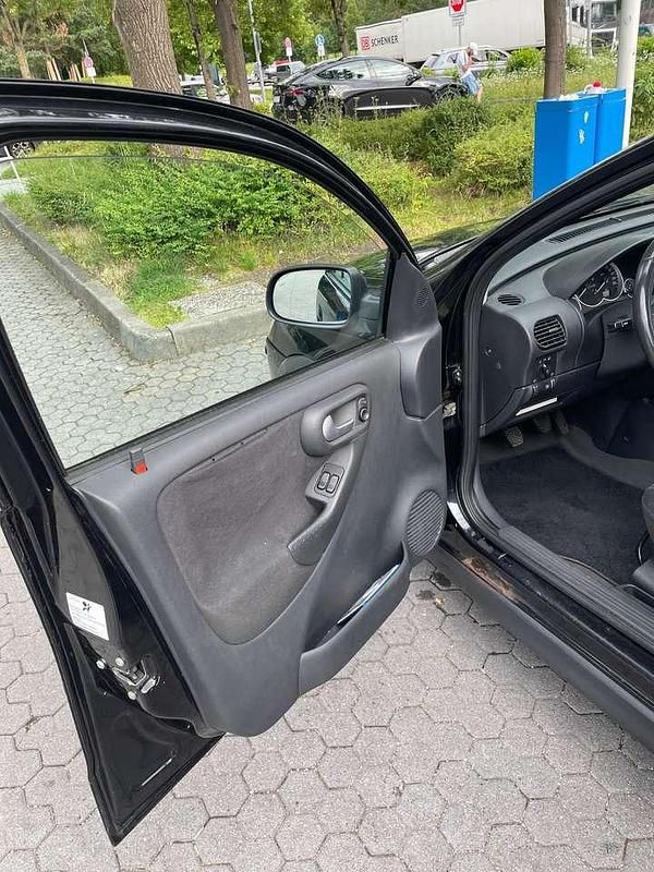 Gebraucht Opel Corsa 60 PS (44 kW) 2005 Schwarz Limousine
