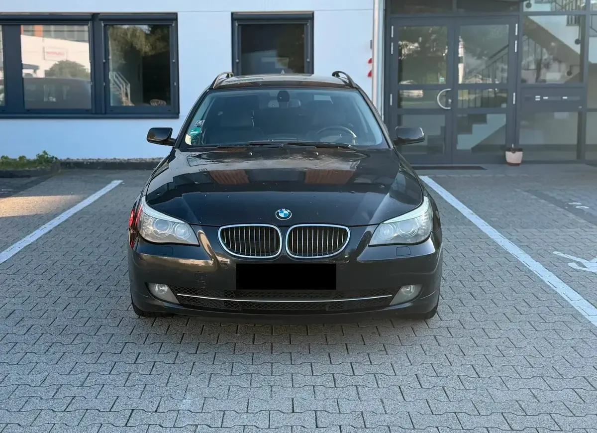 Gebraucht BMW 525 300 PS (220 kW) 2008 Schwarz Kombi