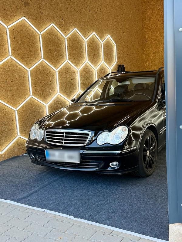 Schwarz Gebraucht 2006 Mercedes C280 Kombi | 3.000 € (Guter Preis) - Bild 1/4