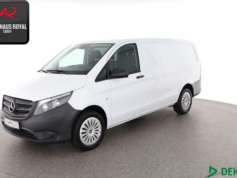 Weiß Gebraucht 2021 Mercedes Vito Van / Kleinbus | 25.880 € - Bild 1/4