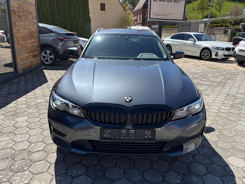Gebraucht BMW 318 Performance 150 PS (110 kW) 2022 Grau Kombi