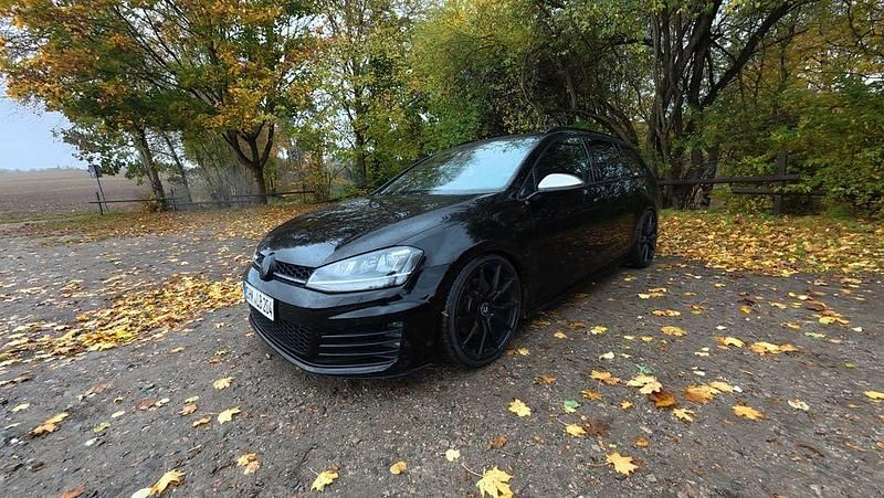 Schwarz Gebraucht 2015 VW Golf VII GTD Kombi | 10.800 € (Guter Preis) - Bild 1/4