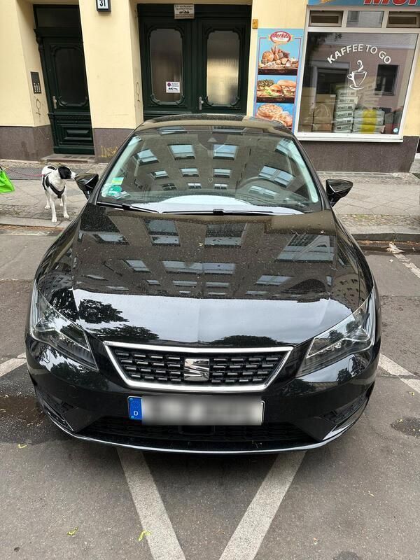 Schwarz Gebraucht 2019 Seat Leon XCELLENCE Limousine | 13.000 € (Guter Preis) - Bild 1/4