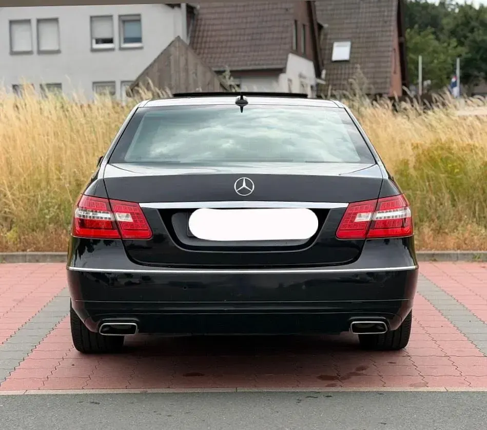 Gebraucht Mercedes E350 265 PS (194 kW) 2012 Schwarz Limousine