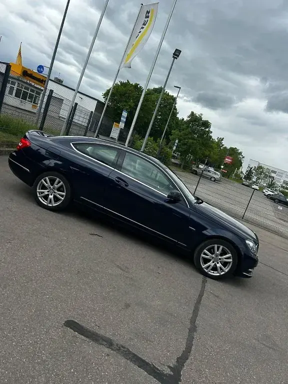 Gebraucht Mercedes C220 179 PS (131 kW) 2012 Weiß Coupé