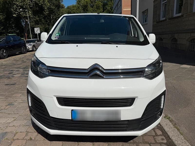 Weiß Gebraucht 2018 Citroën Jumpy Business Class Van / Kleinbus | 13.000 € (Teuer) - Bild 1/4