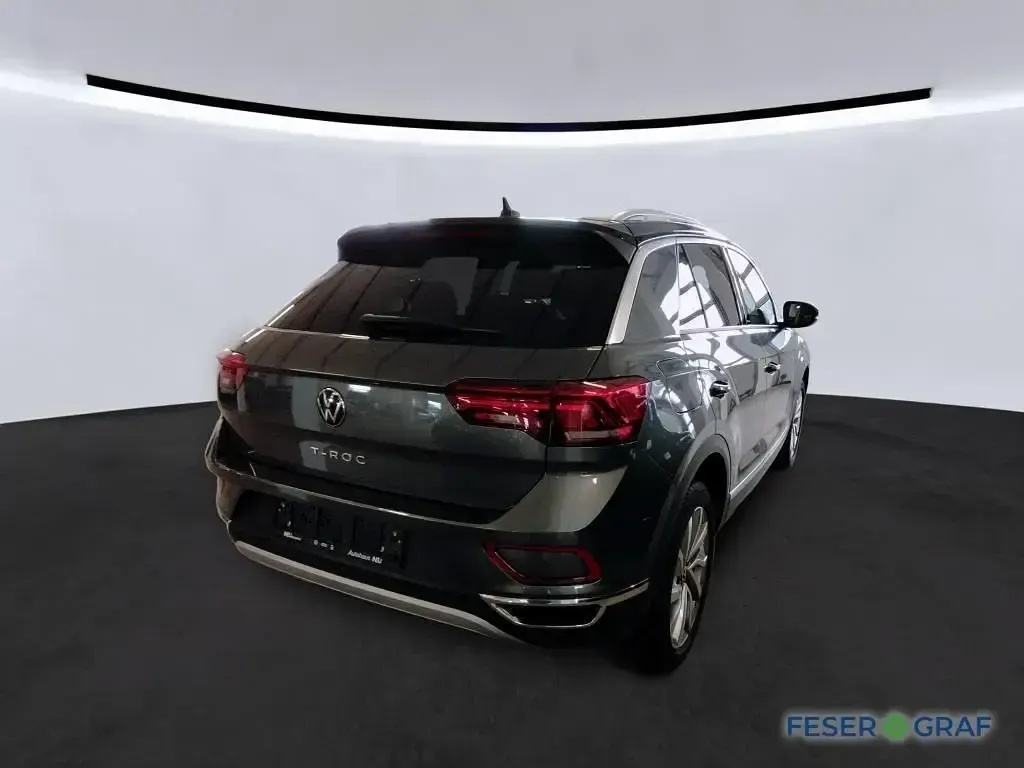 Second-hand VW T-Roc Style 150 CP (110 kW) 2023 Gri SUV