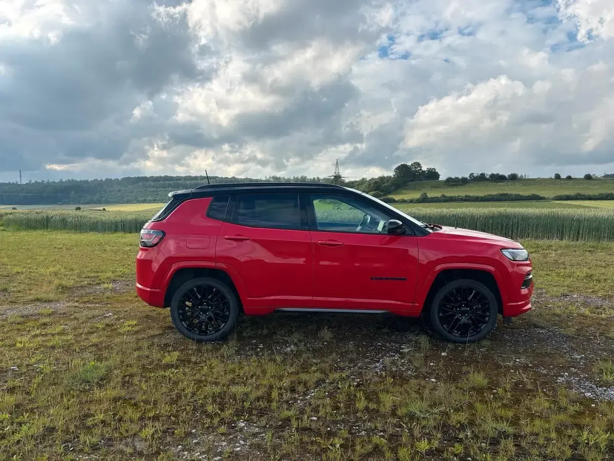 Gebraucht Jeep Compass 241 PS (177 kW) 2022 Rot SUV
