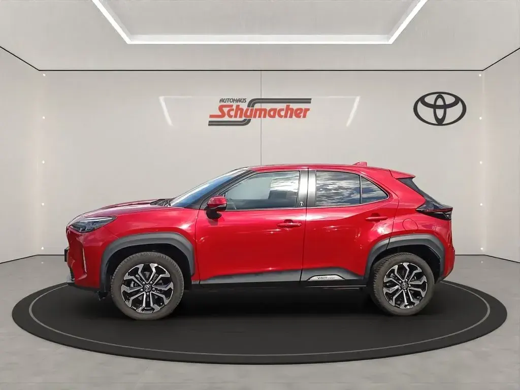 Gebraucht Toyota Yaris Cross Team 116 PS (85 kW) 2023 Rot SUV