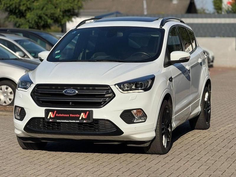 Weiß Gebraucht 2018 Ford Kuga ST-Line SUV | 17.790 € (Guter Preis) - Bild 1/4