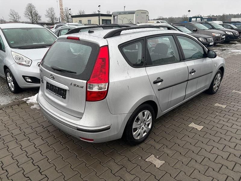 Gebraucht Hyundai i30 Classic 126 PS (92 kW) 2008 Silber Kombi