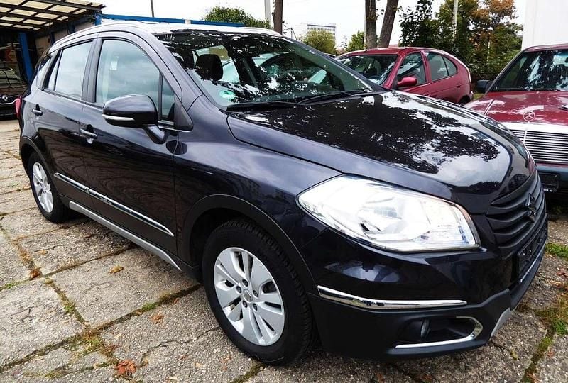 Cosmosschwarz Gebraucht 2014 Suzuki SX4 S-Cross SUV | 11.200 € (Fairer Preis) - Bild 1/4