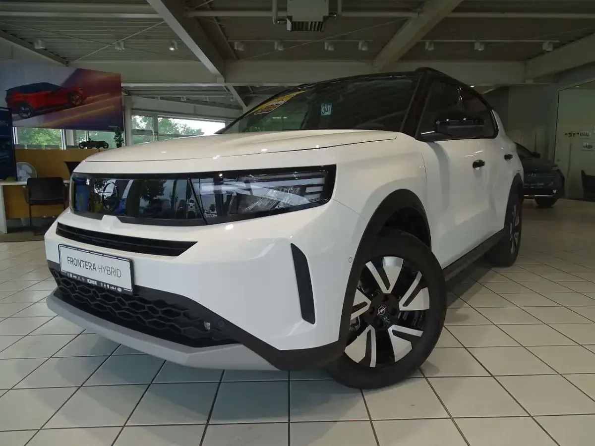 Neu Opel Frontera 145 PS (106 kW) 2026 Arktis weiß SUV