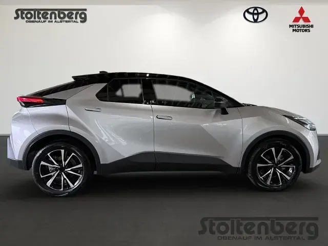 Neu Toyota C-HR 140 PS (102 kW) 2025 Silver metallic (1l0)/ black ( SUV