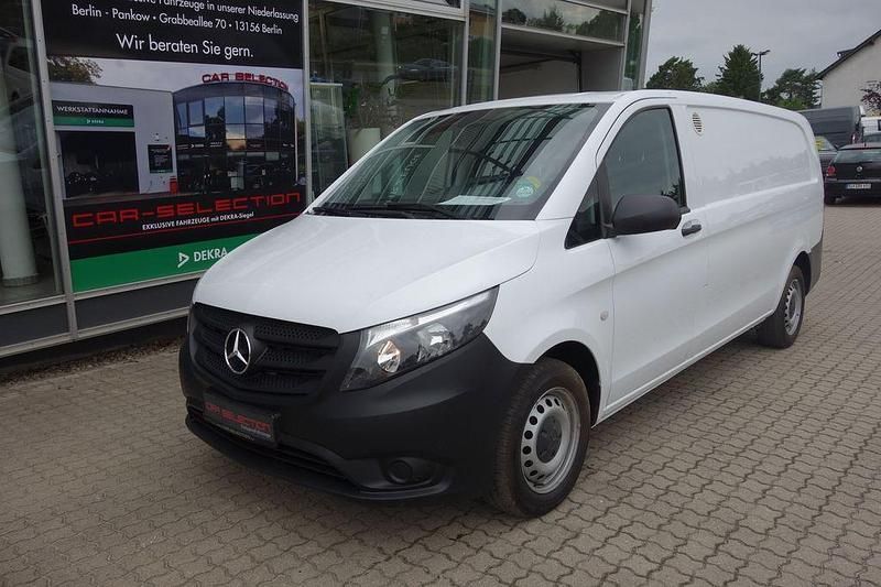 Weiß Gebraucht 2021 Mercedes Vito Van / Kleinbus | 27.800 € (Guter Preis) - Bild 1/4