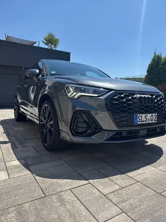 Gebraucht Audi Q3 Sportback S-Line 150 PS (110 kW) 2022 Grau SUV