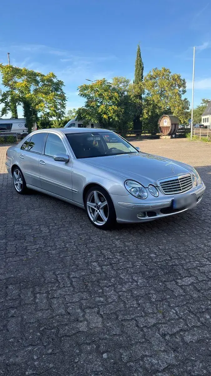 Gebraucht Mercedes 220 Elegance 170 PS (125 kW) 2005 Silber Limousine