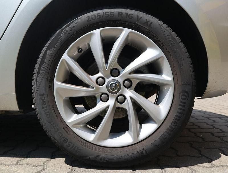 Second-hand Opel Astra 131 CP (96 kW) 2021 Argintiu Berlinǎ