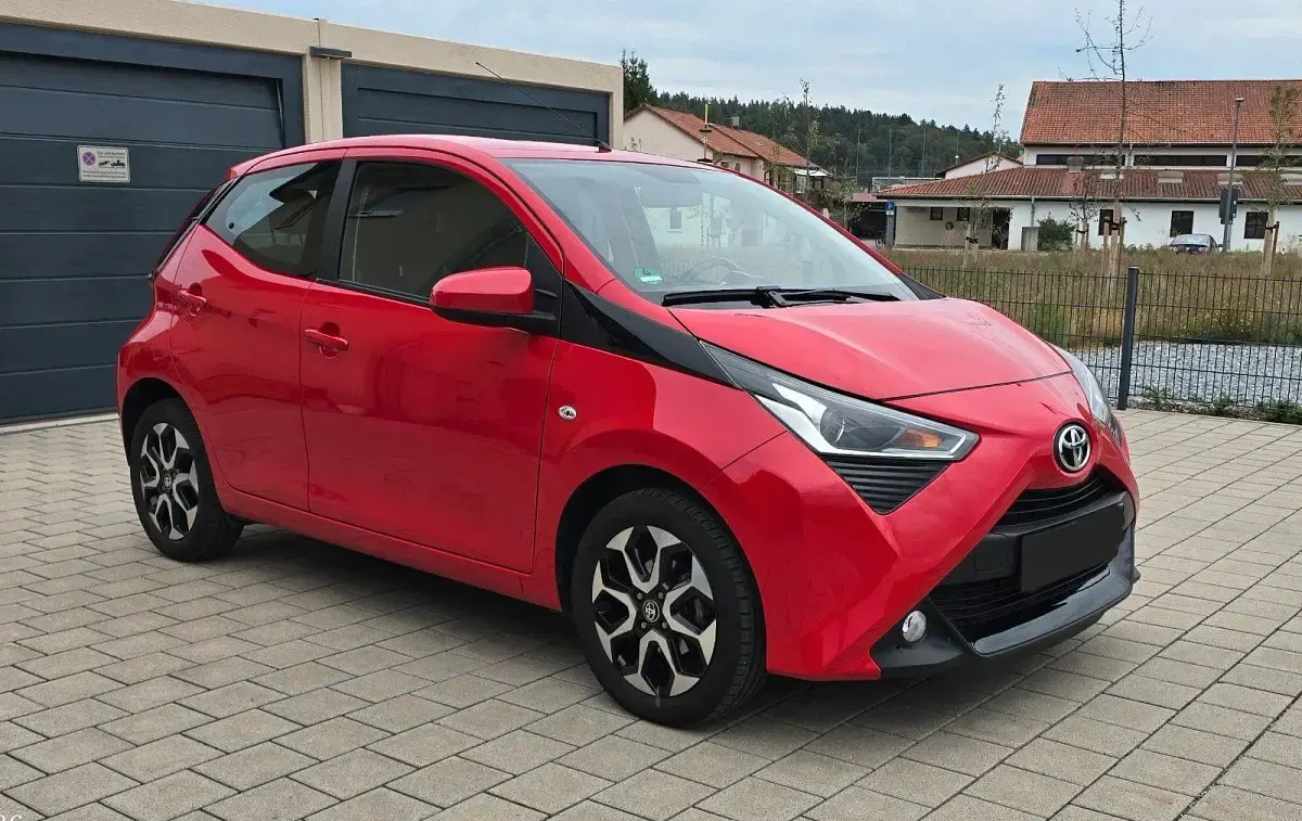 Gebraucht Toyota Aygo Connect Style 72 PS (52 kW) 2018 Rot Kleinwagen